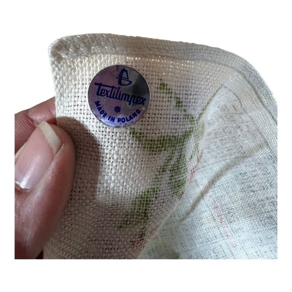 Linen 1975‎ Wall Calendar - Picture 8 of 8